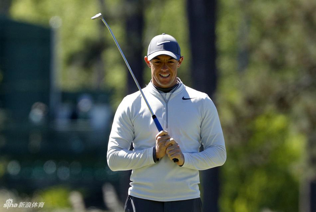 麦克罗伊交出73杆