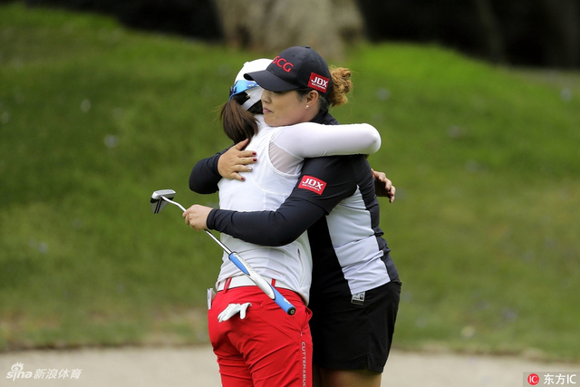 金世煐与阿瑞雅拥抱