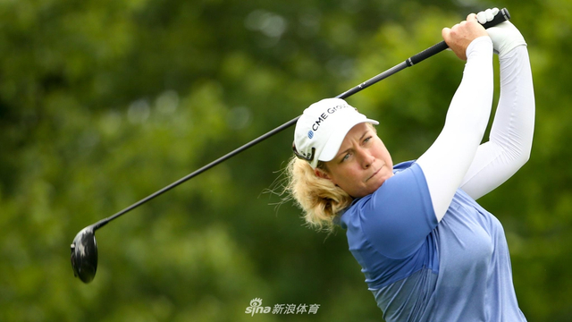 布里特妮-林西科姆收杆