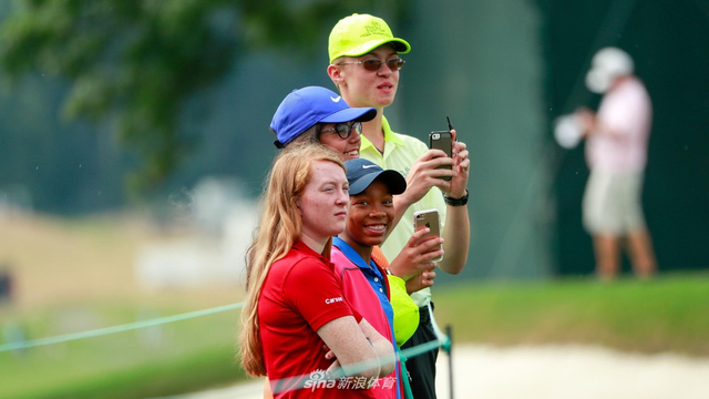 观众观看练习轮