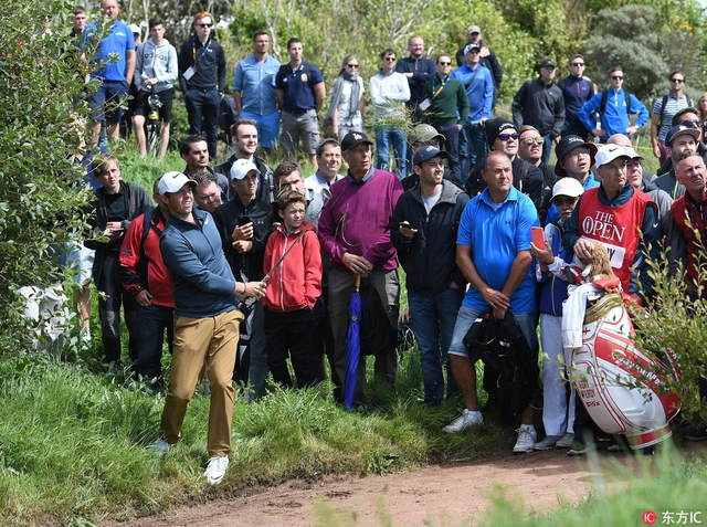 麦克罗伊前九洞表现挣扎