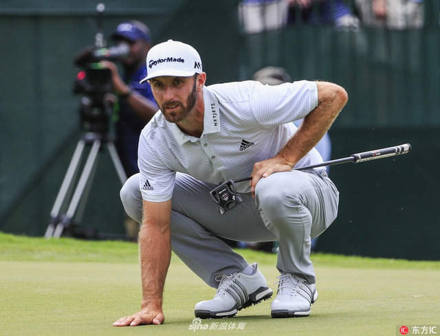 达斯汀触摸果岭