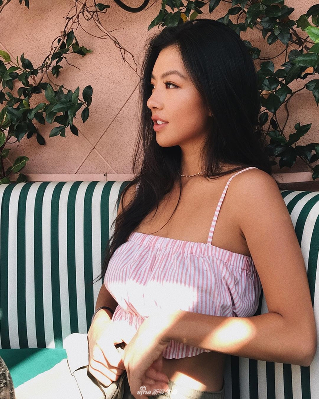 高尔夫美女何沐妮最新写真_新浪图片