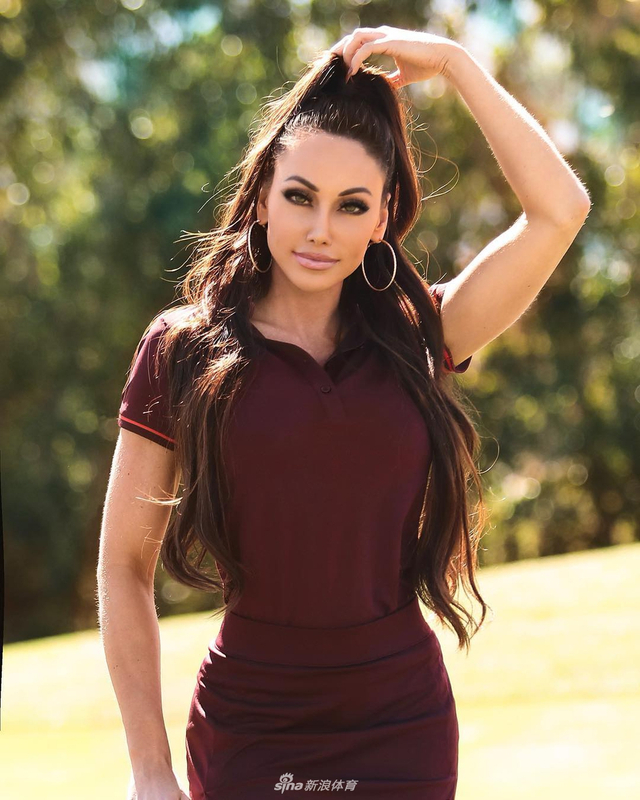 28           福克斯体育女直播霍莉-桑德斯曾现场采访多场大满贯