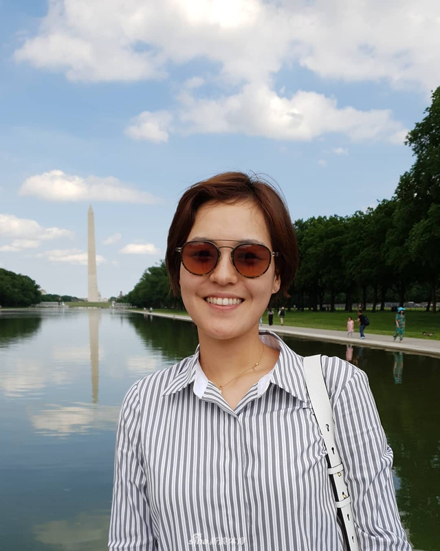 8/8韩国美女田仁智近期将飘逸的长发剪成短发,相比