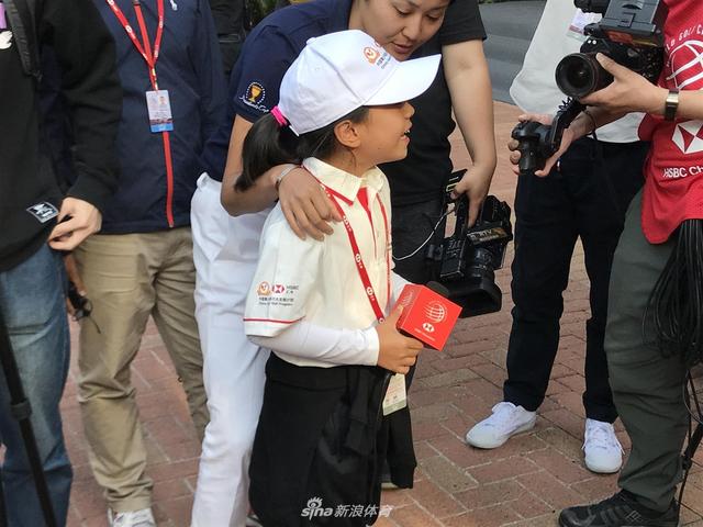 15 北京時間10月27日,滙豐冠軍賽第三輪,劉國樑的女兒