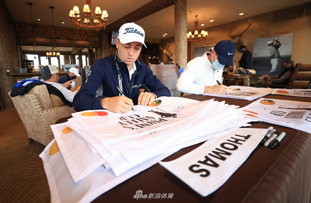 托马斯与麦克罗伊签名