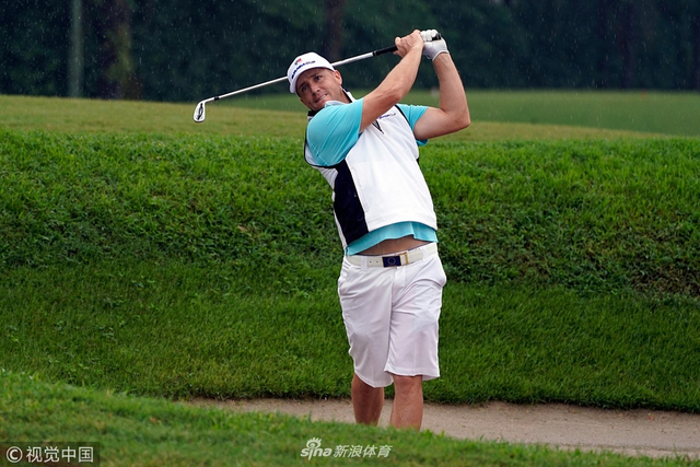 诺伦练习沙坑球