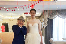 王祖蓝潘晓婷出席惠若琪结婚盛典