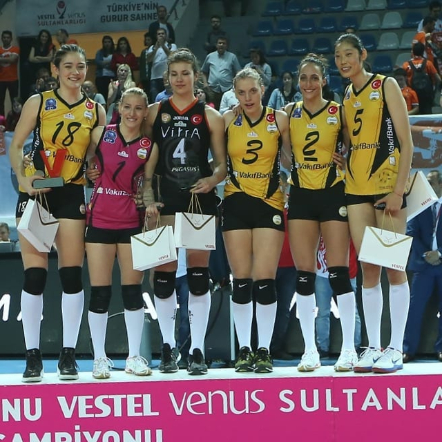 女排土超单项颁奖:朱婷荣膺MVP