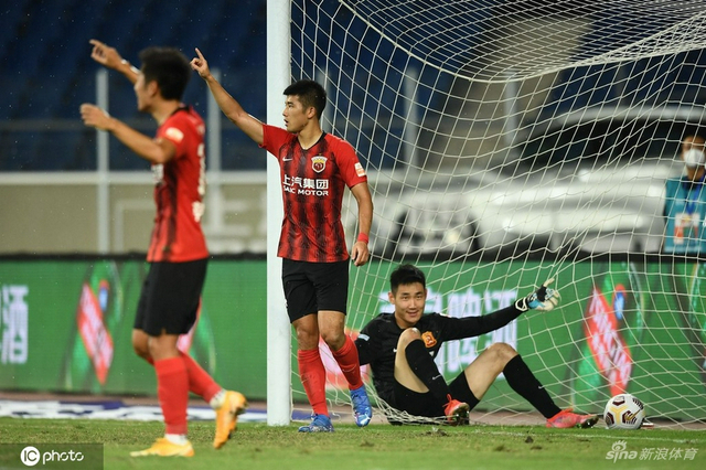 [中超]上海海港3-0武汉队