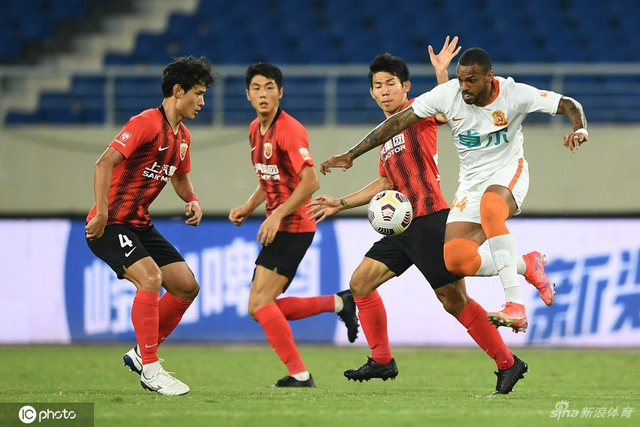 [中超]上海海港3-0武汉队