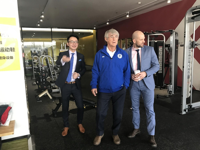 卡塔尔足球大使米卢造访新浪总部