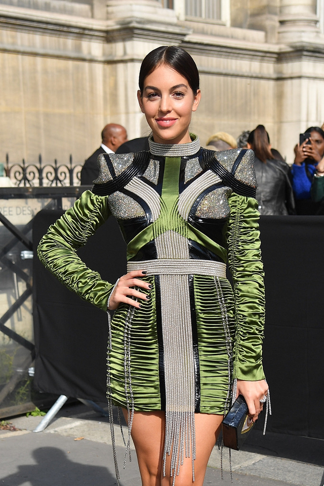 c罗女友乔治娜现身巴黎时装周