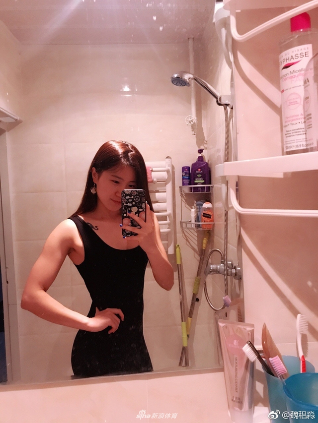 UFC中国举牌女郎选拔赛选手美照_新浪图片