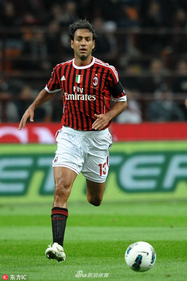 今天3月19号,是内斯塔42岁的生日,在这里我们祝"罗马君王",米兰城永远