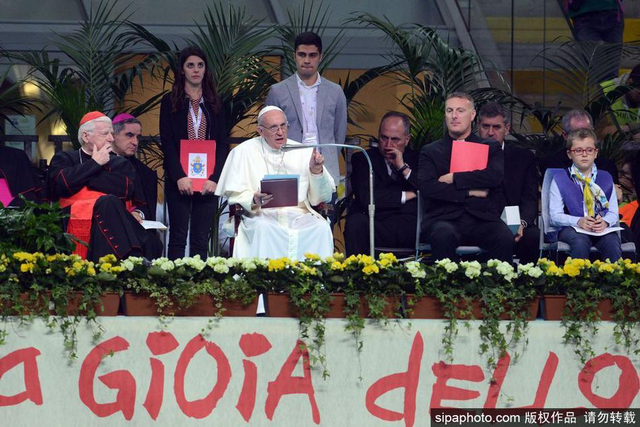 大教皇方济各参观米兰圣西罗球场