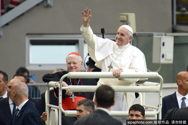 大教皇方济各参观米兰圣西罗球场