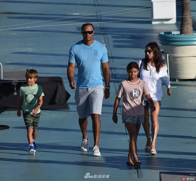慈父的日常！伍兹带一双儿女外出