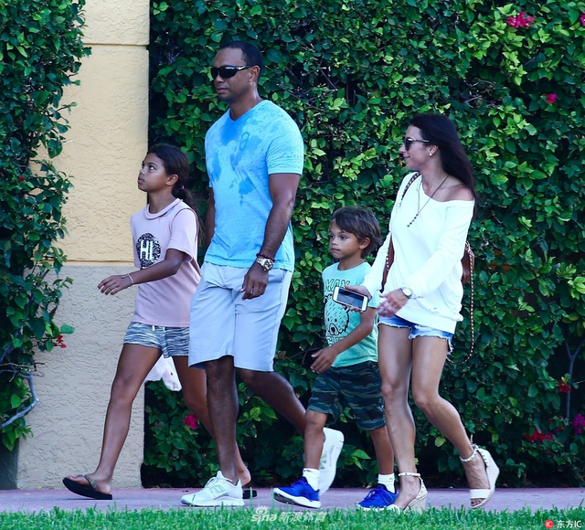 慈父的日常！伍兹带一双儿女外出