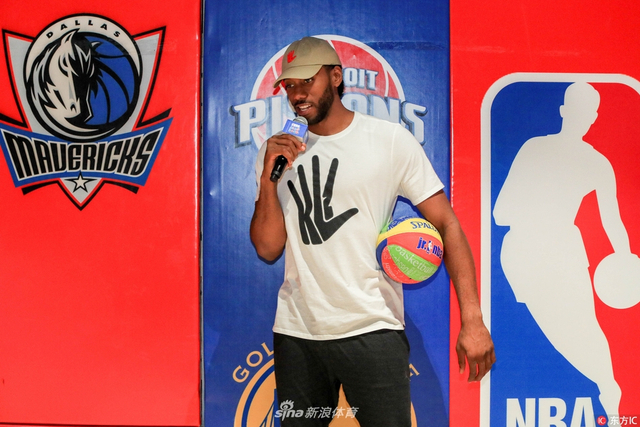 莱昂纳德中国行上海站与球迷互动