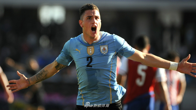 21         现年23岁的吉梅内斯是来自马竞的乌拉圭小鲜肉,让我们