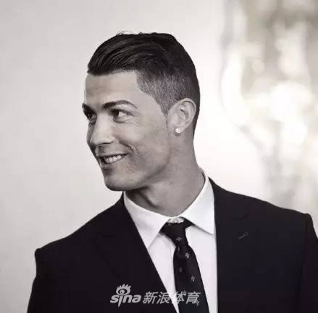 盘点c罗那些帅炸天的正装造型