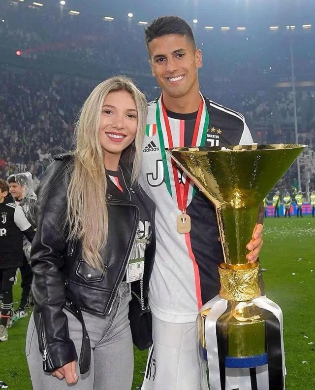 美!英超新赛季太太团大赏