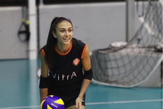 女排土超伊萨训练金软景亮相