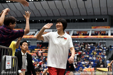 中国女排获季军郎平难掩笑意