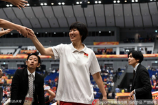 中国女排获季军郎平难掩笑意