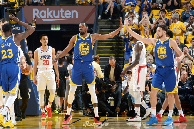 杜兰特与汤神击掌