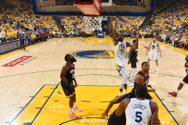 杜兰特篮下进攻