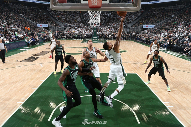 乔治-希尔反手上篮