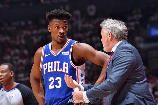 巴特勒与教练沟通