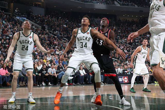 字母哥与西亚卡姆卡位