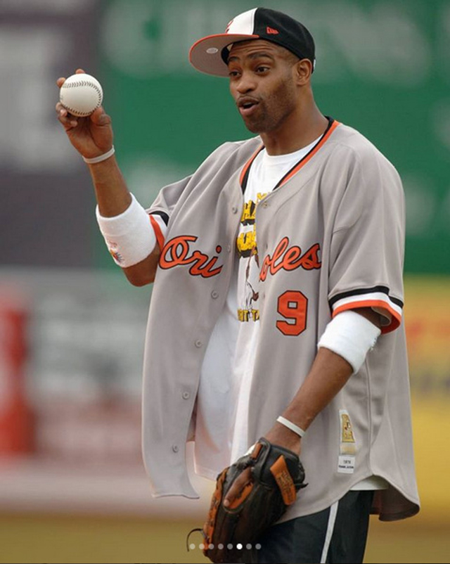 nba球星打棒球,谁最帅!