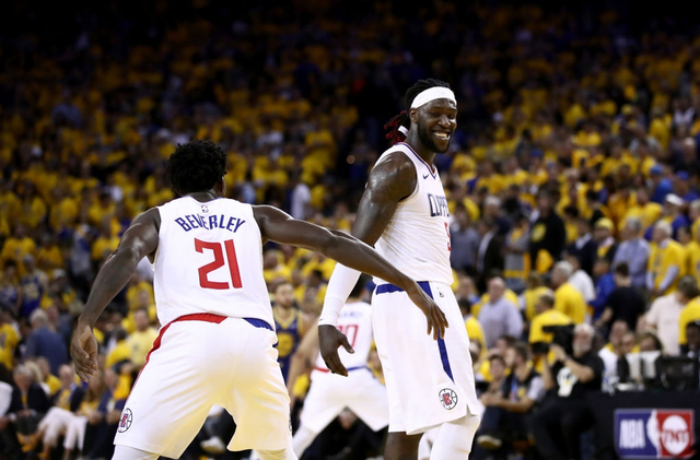 哈雷尔与贝弗利击掌