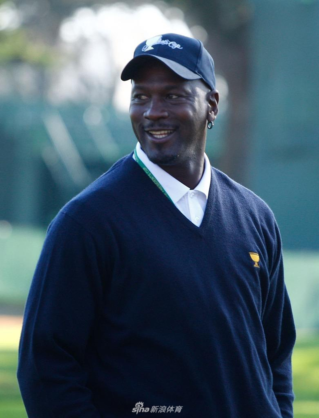 高尔夫球场里的飞人乔丹