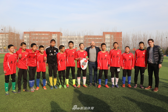 中国行-考察校园足球