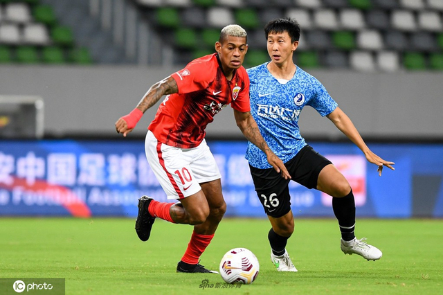 [中超]大连人0-5上海海港