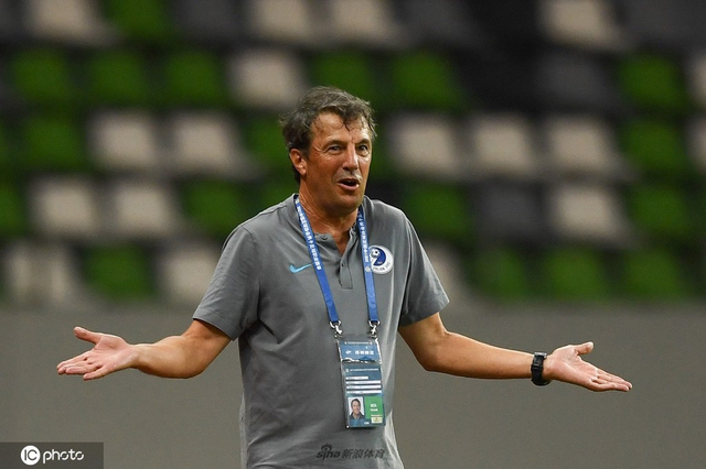 [中超]大连人0-5上海海港