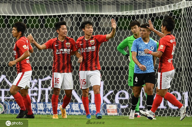 [中超]大连人0-5上海海港