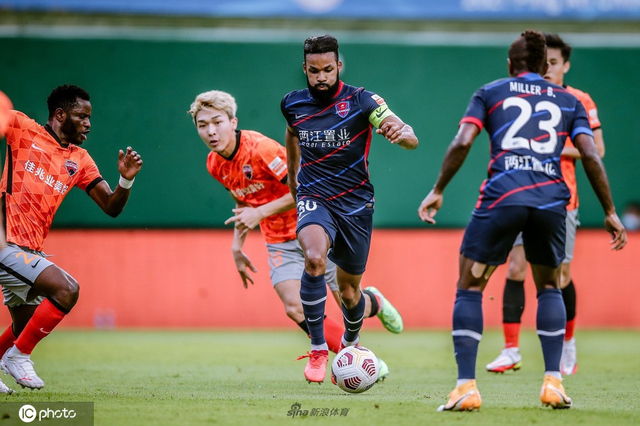 [中超]深圳队2-1重庆两江竞技