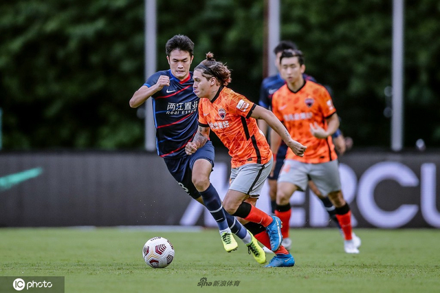 [中超]深圳队2-1重庆两江竞技