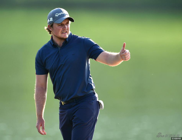 英格兰人埃迪-佩珀雷尔并列领先