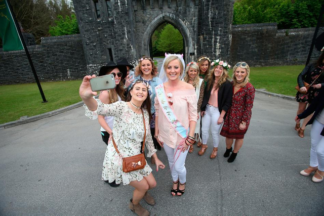 路人甲新娘组亲友团蹭热点