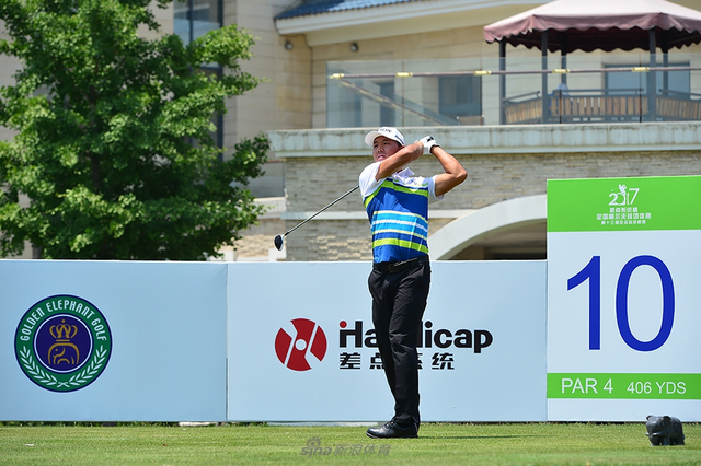 吴阿顺单独领先