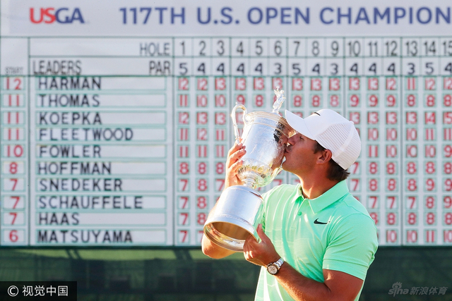 美国公开赛科普卡捧杯照