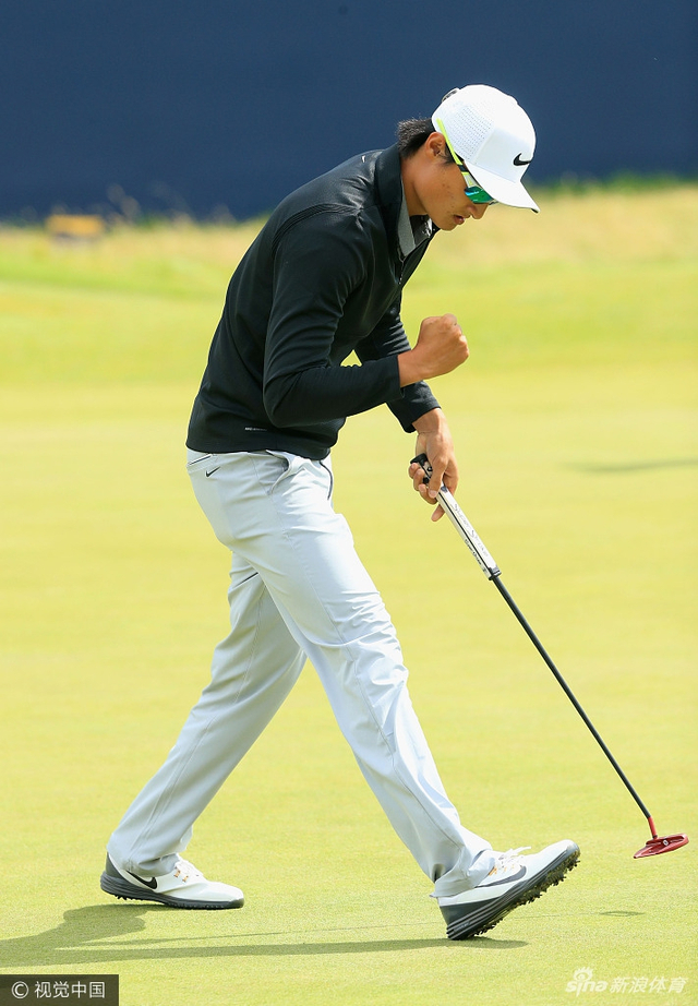 李昊桐振臂庆祝